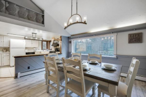 Killington Mountain Home! HotTub & 5 min to Skiing! Killington